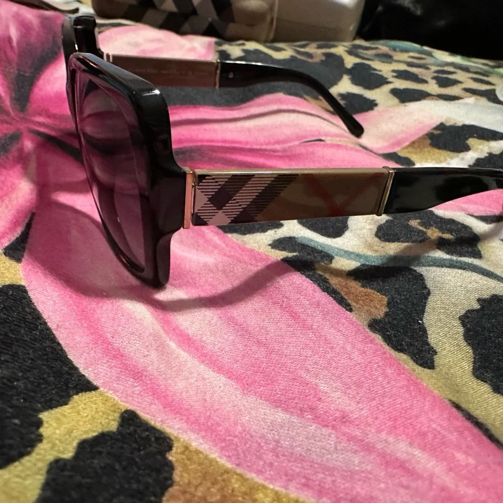 Burberry polarized women’s sunglasses - Picture 2 of 10